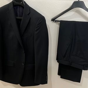 Jones New York 38R Black 100% Wool Suit With Gray Pin Stripe